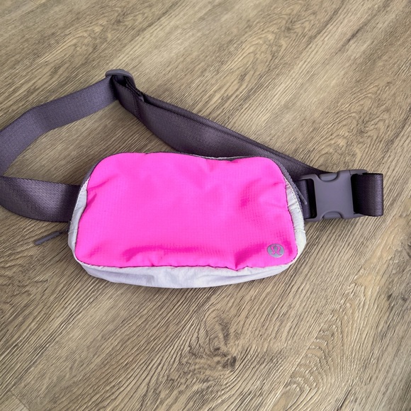 lululemon athletica Bags Lululemon Og Everywhere Belt Bag L Pow